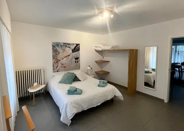 Apartment With Free Covered Parking - City Center