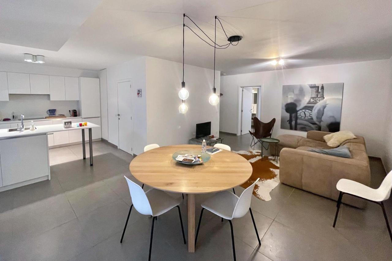 With Free Covered Parking - Center Apartment